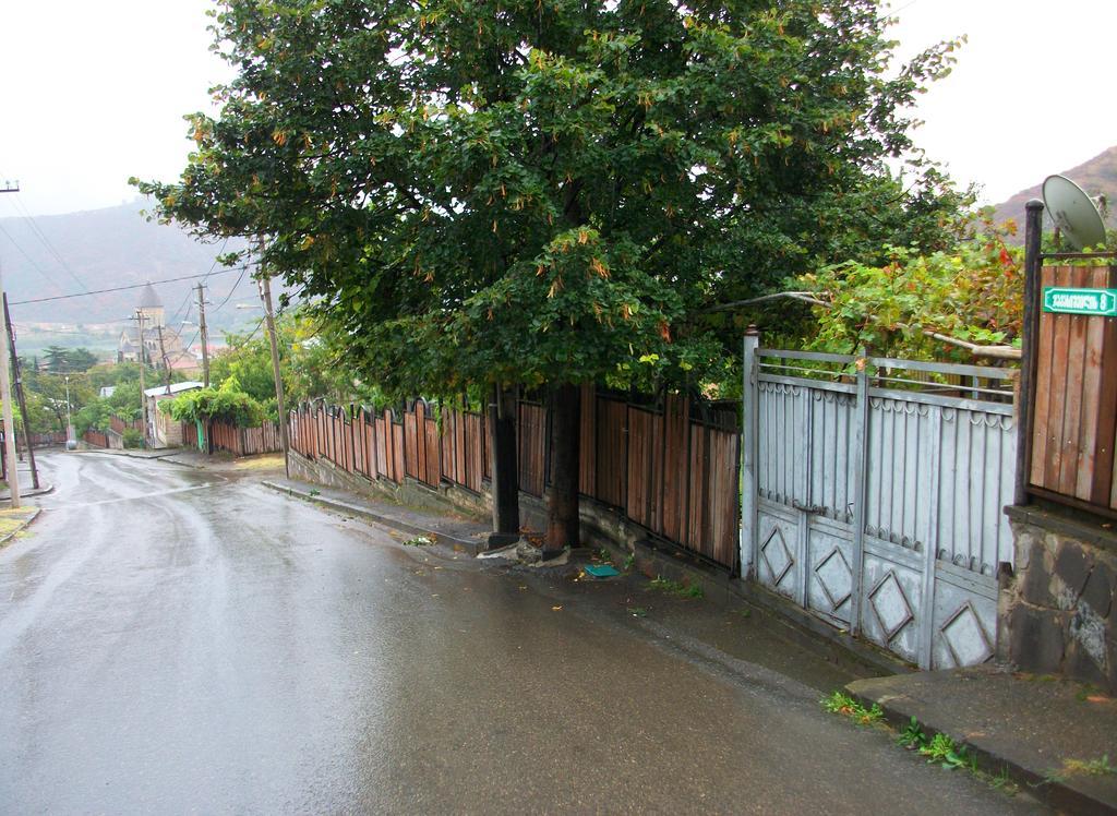 Guest House Green Veranda Mtsʼkhetʼa Bagian luar foto