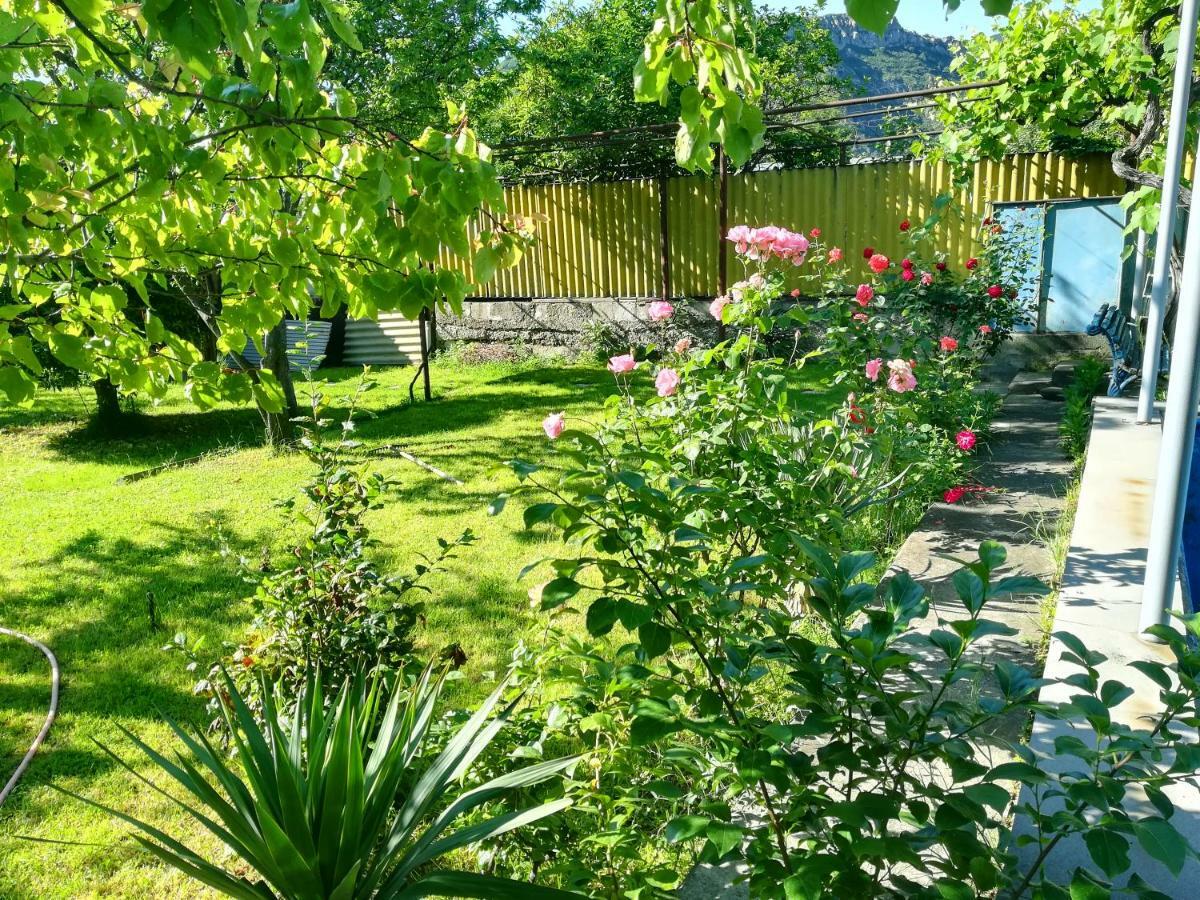 Guest House Green Veranda Mtsʼkhetʼa Bagian luar foto